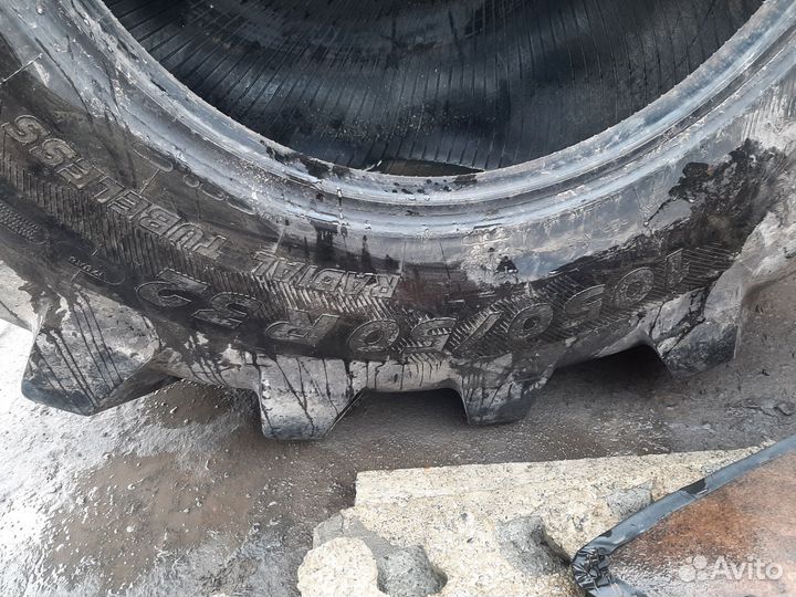 Шина 1050/50 R32