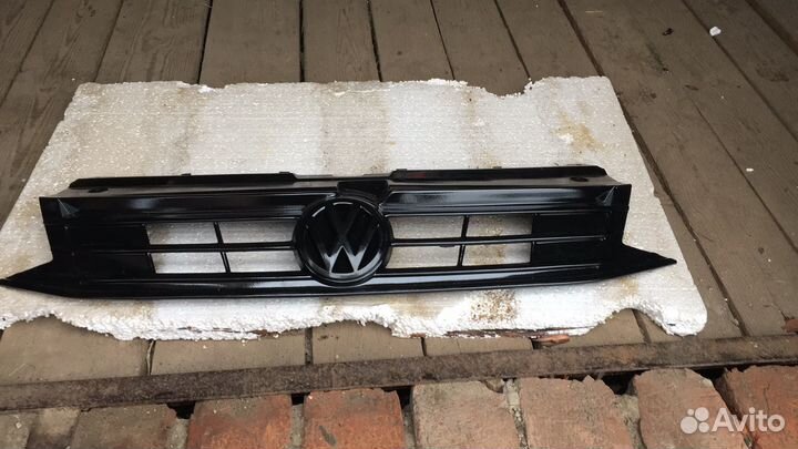 Решотка радиатора volkswagen polo