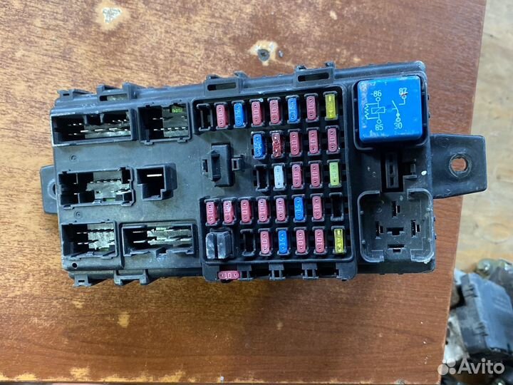 Блок предохранителей Hyundai Santa Fe (SM)