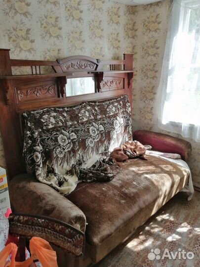 Антикварный диван