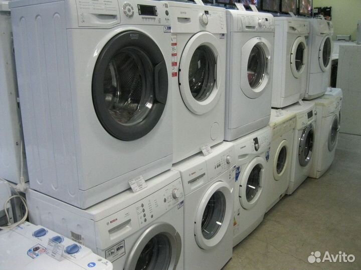 Машины стиральные автомат бу недорого. Много стиральных машин. Магазин стиральных машин. Стиральные машинки много. Куча стиральных машин.