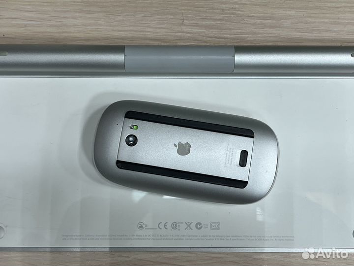 Клавиатура и мышь Apple