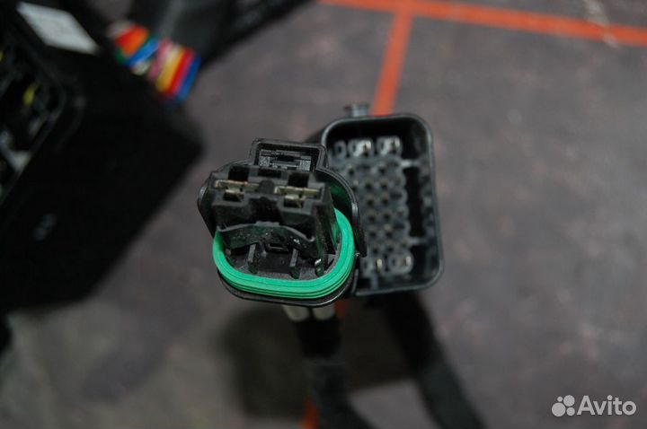 Проводка моторного отсека с блоком - Hyundai H-1