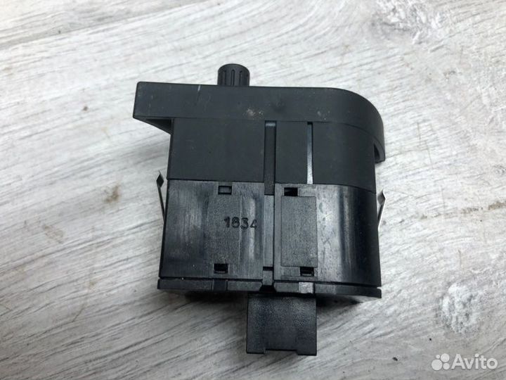 Кнопка регулировка фар Audi A4 универсал ALZ 2004