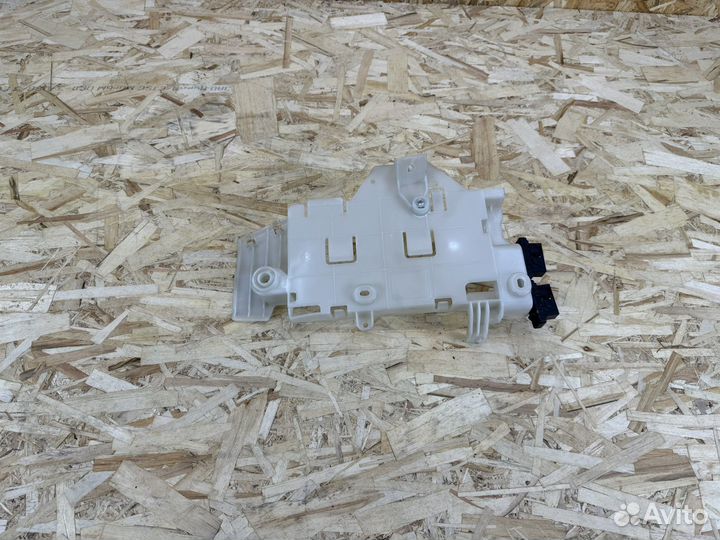 Кронштейн блока предохранителей BMW X7