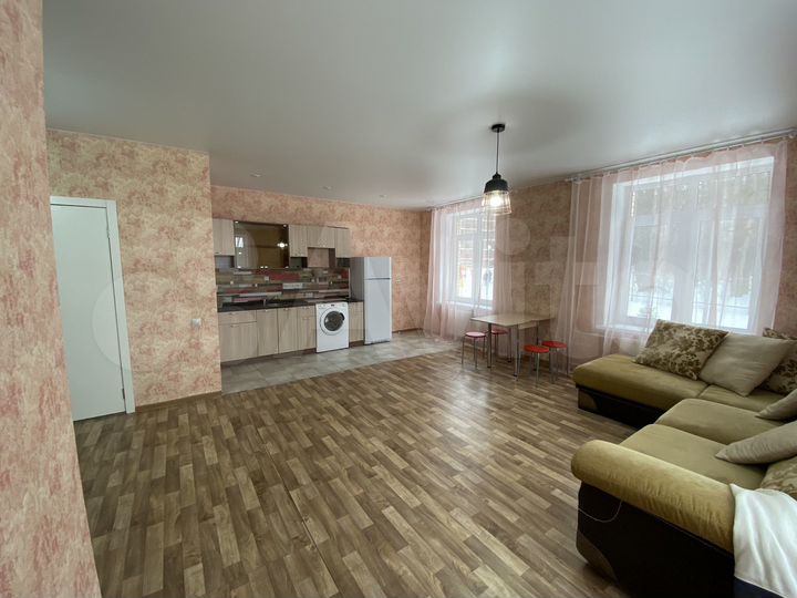 3-к. квартира, 65 м², 1/8 эт.