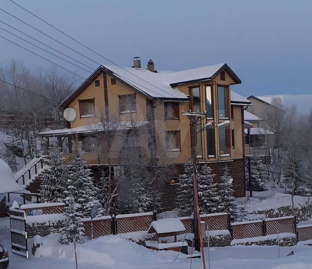 Дом 270 м² на участке 20 сот.