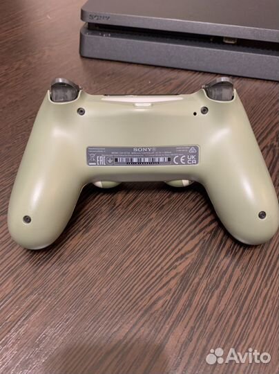 Sony playstation 4 slim 1 Tb