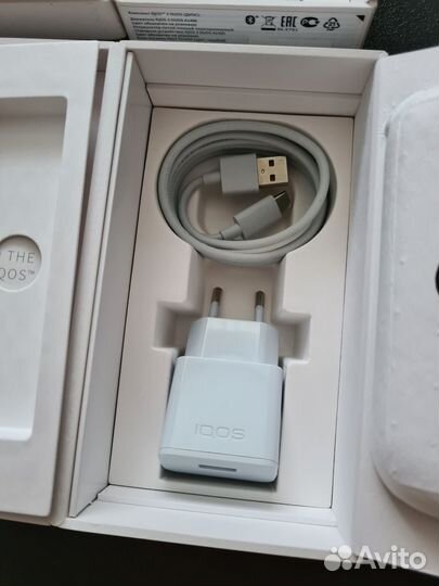 Зарадка USB Type-C и щёточка в фирменной коробке