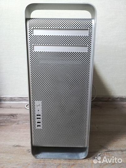 Apple Mac Pro 1.1 Intel Xeon 2 Ghz