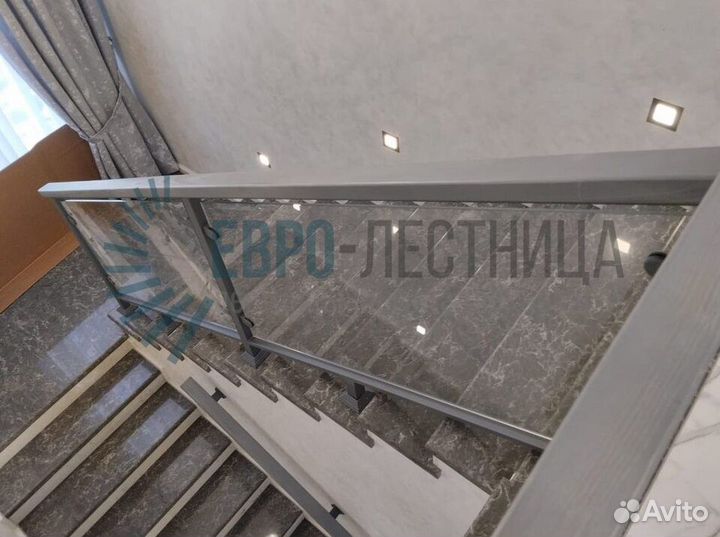 Стеклянные перила для лестниц