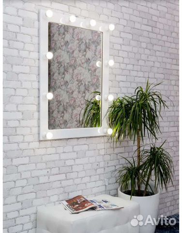 Новое Зеркало визажиста с лампочками в комплекте