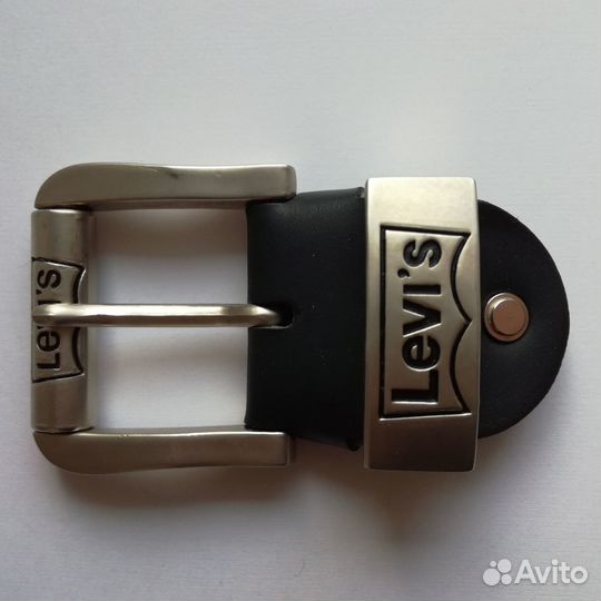 Пряжка на мужской ремень Levi's с гравировкой