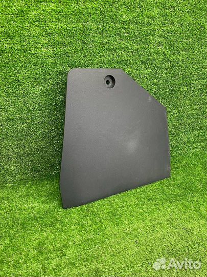 Обшивка салона правая SsangYong Actyon 2 SUV 2013