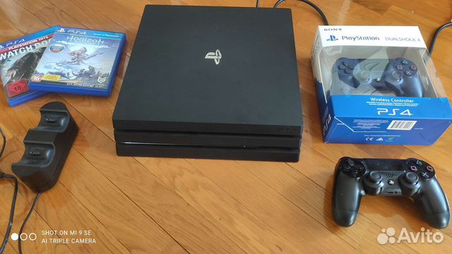 Sony PS4 PRO, новая, 1 Тб, ревизия7208,2 джойстика