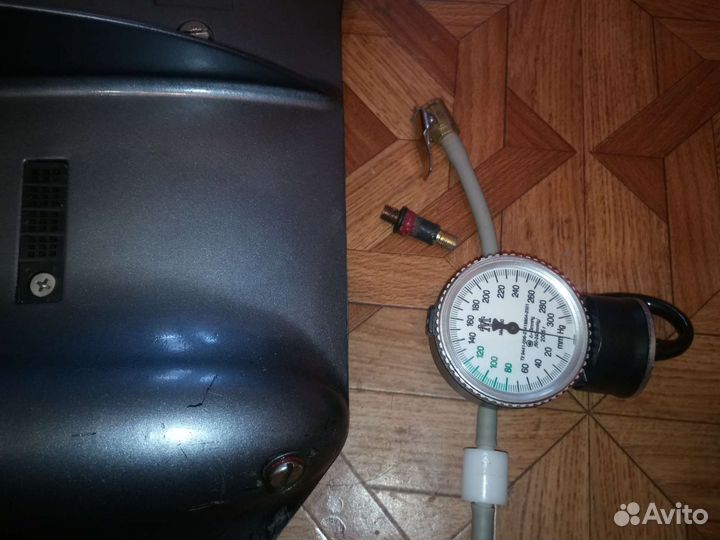 Прибор для проверки на герметичность редукторов