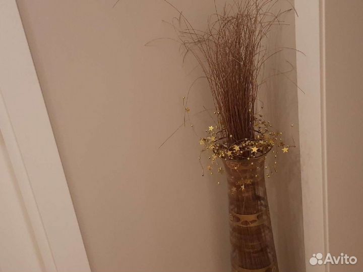 Ваза с декоративным хворостом