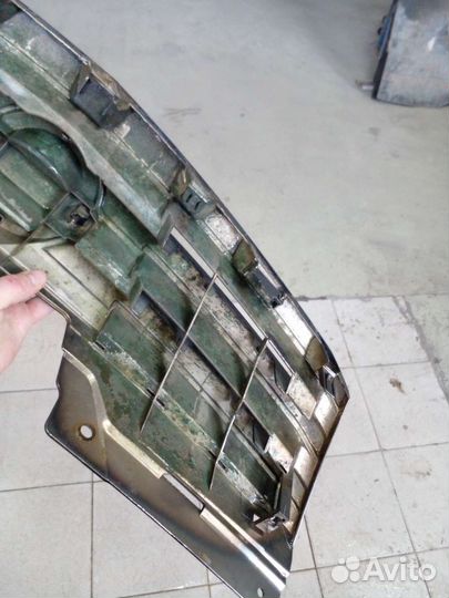 Решетка радиатора Nissan Almera G15