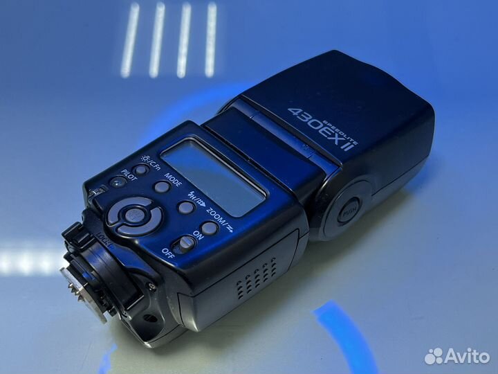 Вспышка Canon Speedlite 430EX II