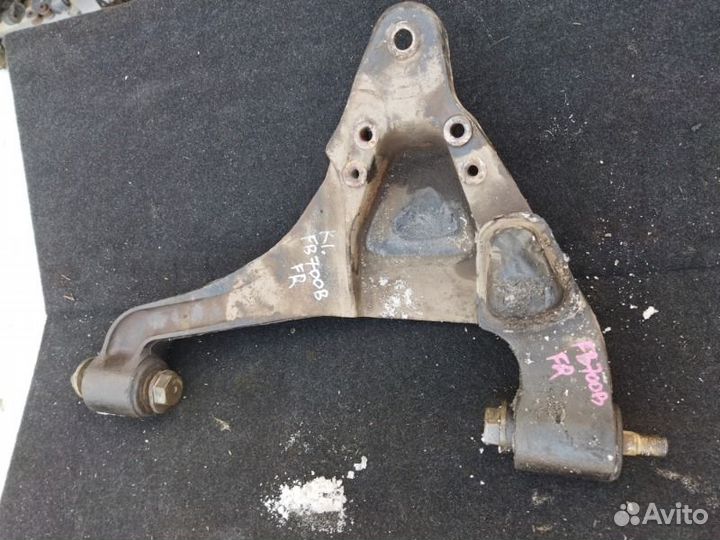 Рычаг передний правый Mitsubishi Canter FB700B