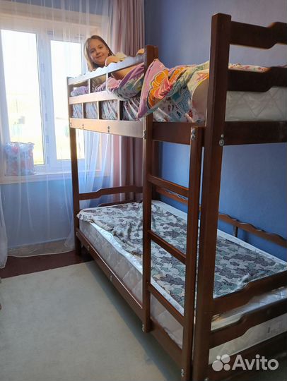 Кровать двухьярусная