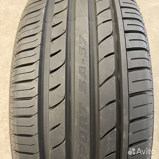 Goodride SA 37 225/40 R19 93