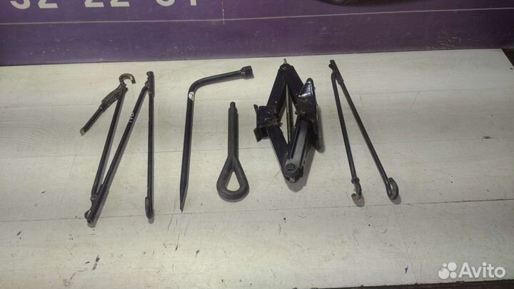 Домкрат крюк ключ Форд Транзит 2014-2023