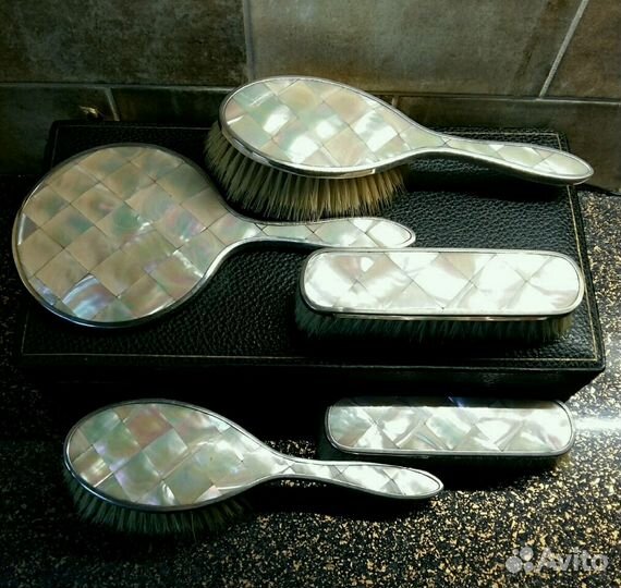 Антикварные туалетные наборы в серебре