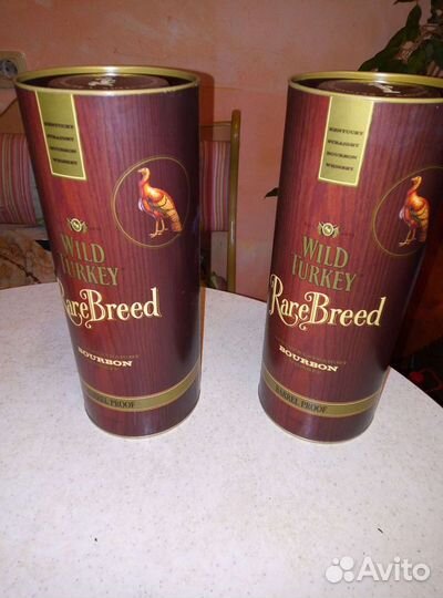 Футляры из под бурбона и стекл. колбы для термоса