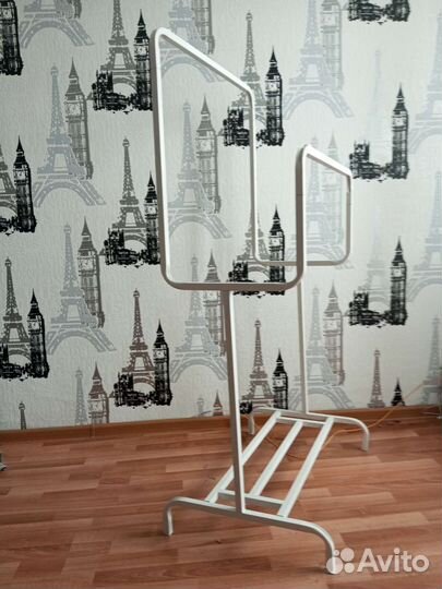 Вешалка для одежды напольная металлическая