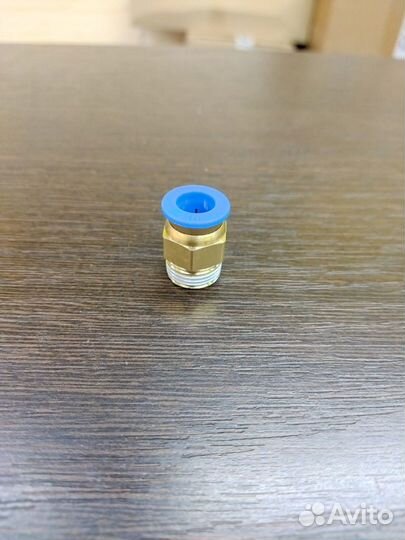 Штуцер цанговый металлический прямой 3/8