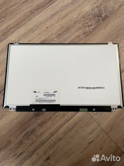 Матрица 15.6 slim 30 pin с дефектом