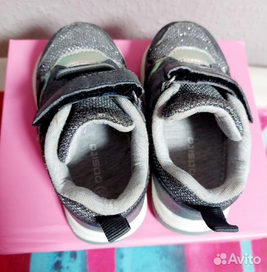 Кроссовки на девочку 22 размер