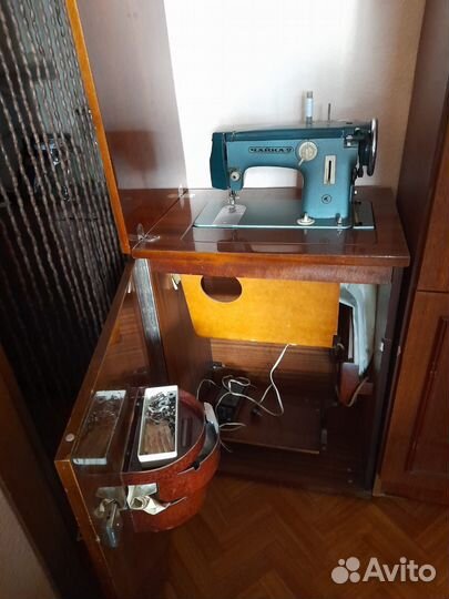 Швейная машина Чайка 2