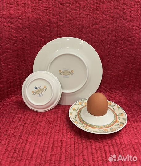 Набор фарфоровой посуды для завтрака