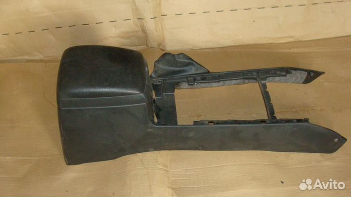 Центральная консоль черная Kia Sorento 2006г