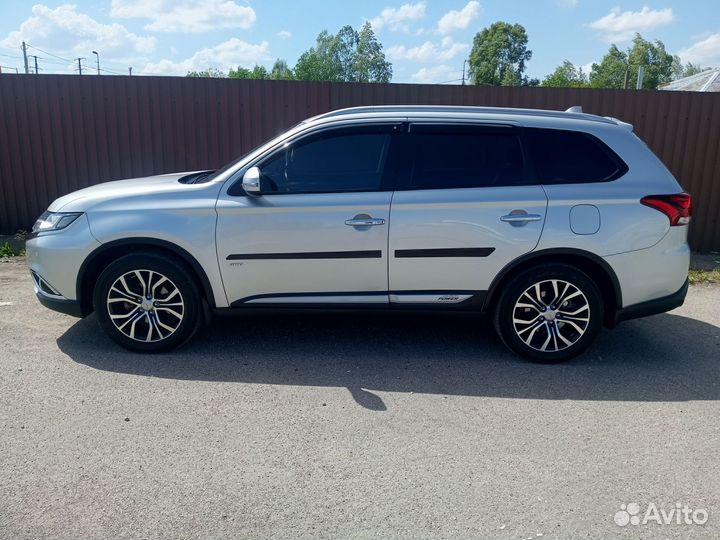 Mitsubishi Outlander 2.0 CVT, 2015, 95 751 км