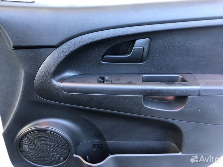 Обшивка передняя правая Киа Венга Kia Venga