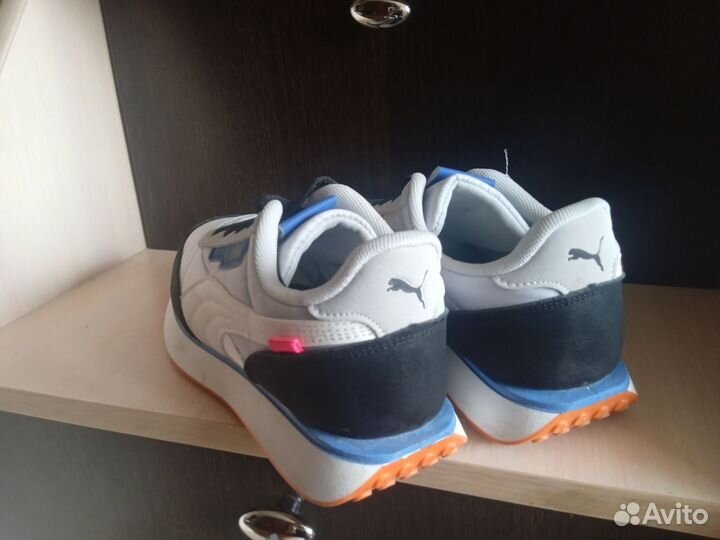 Кроссовки женские 38 размер