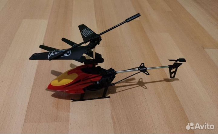 Вертолет на пульте управления