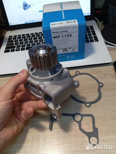 Помпа водяная Mazda 323, 626