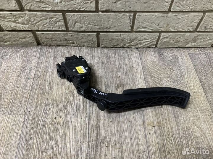 Porsche Cayenne S 958 Педаль газа