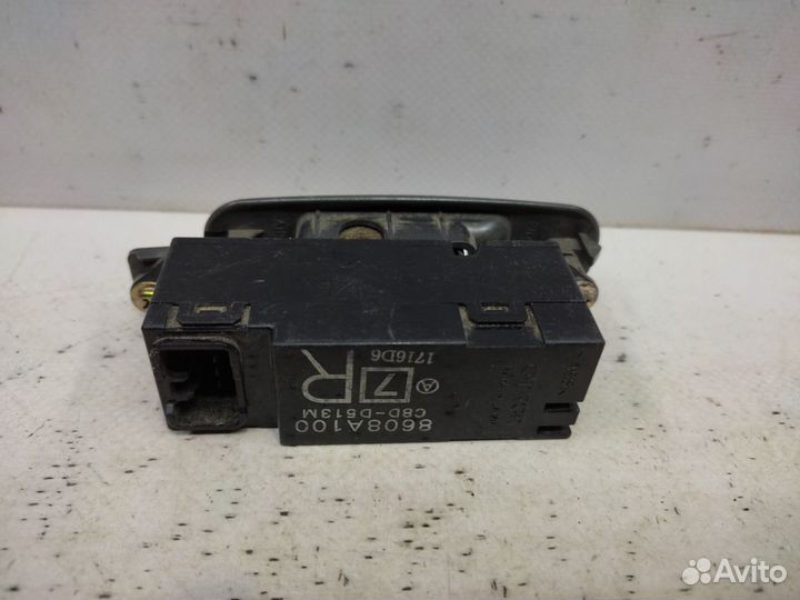 Кнопка стеклоподъемника задняя правая Mitsubishi