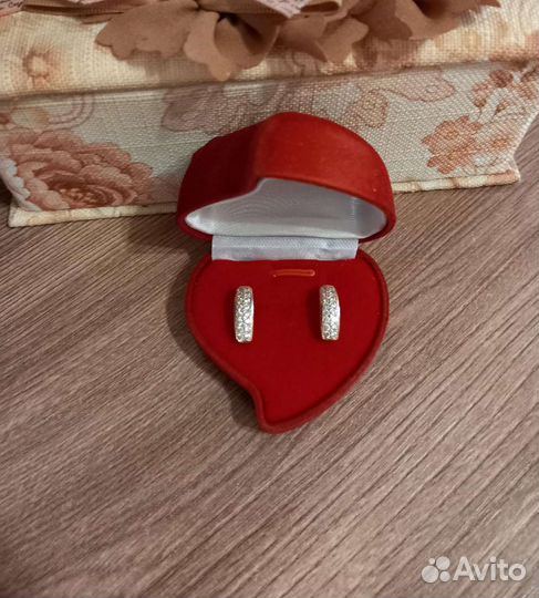 Золотые серьги