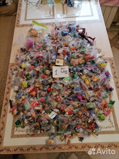 Игрушки из киндера и не только, пакетом по 6 кг. ч