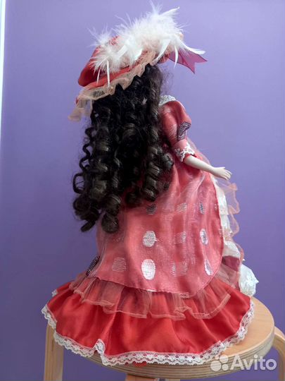 Кукла фарфоровая коллекционная