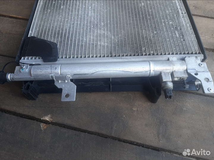 Радиатор кондиционера вольво s60 2007г