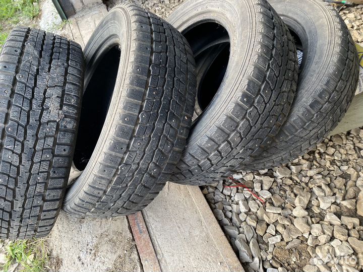 Dunlop SP Winter Ice 01 185/65 R15 88T