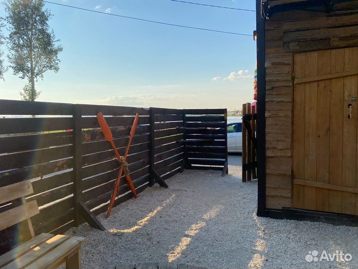 Аренда беседки у пруда с мангальной зоной