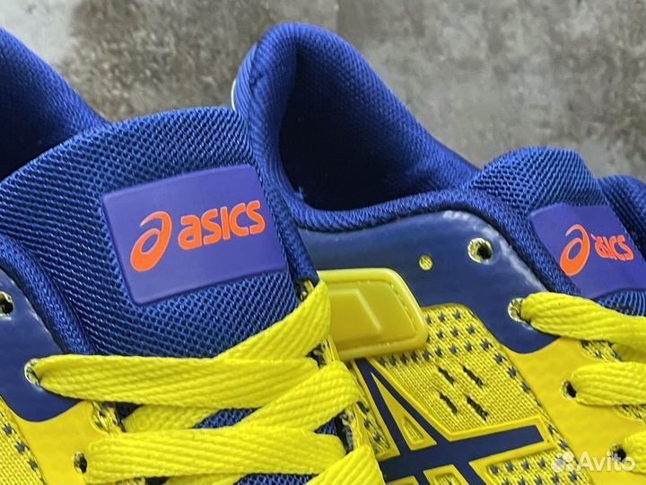 Кроссовки Asics